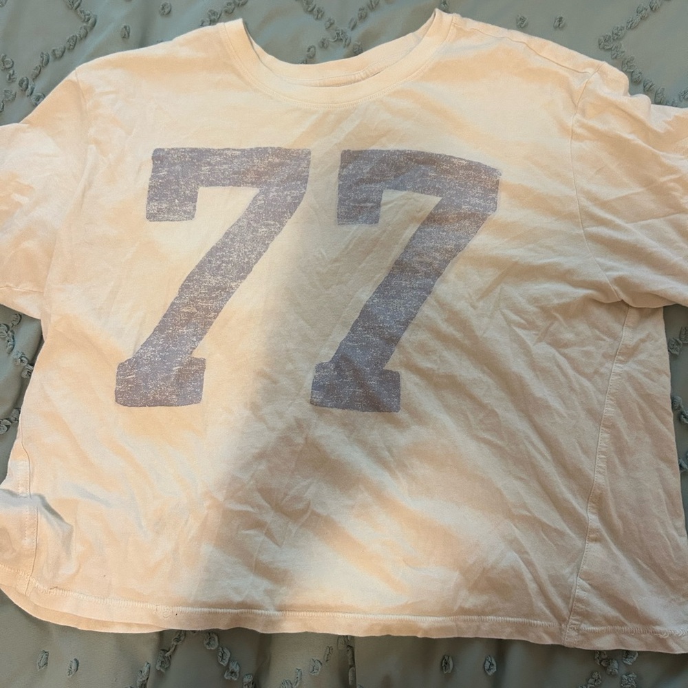 American Eagle Outfitters Cream Tee with Graphic 77